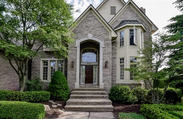 The Hills of Kings Pointe Rochester MI Homes for sale